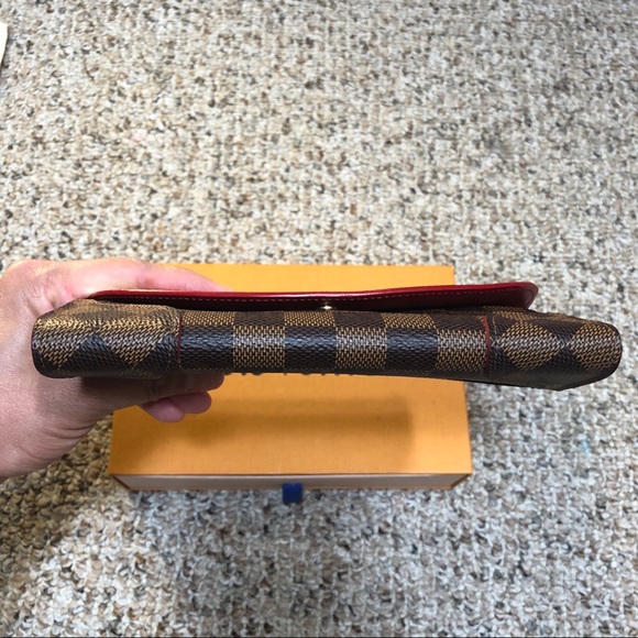 🚫SOLD🚫Louis Vuitton Caissa Wallet - Picture 6 of 13